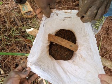 Production of liquid fertilizer